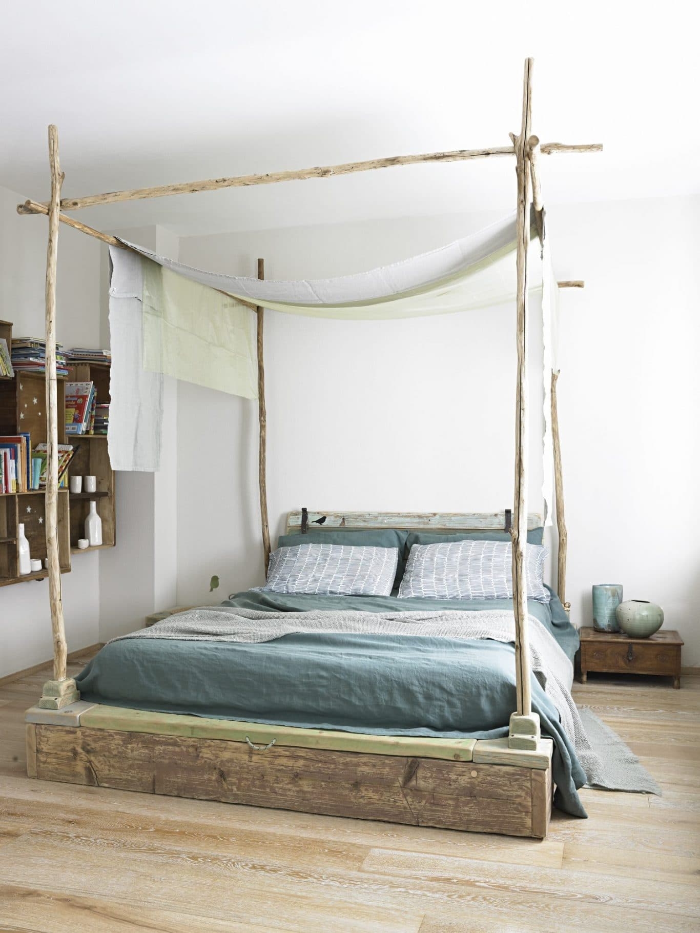 Diy four deals poster bed frame