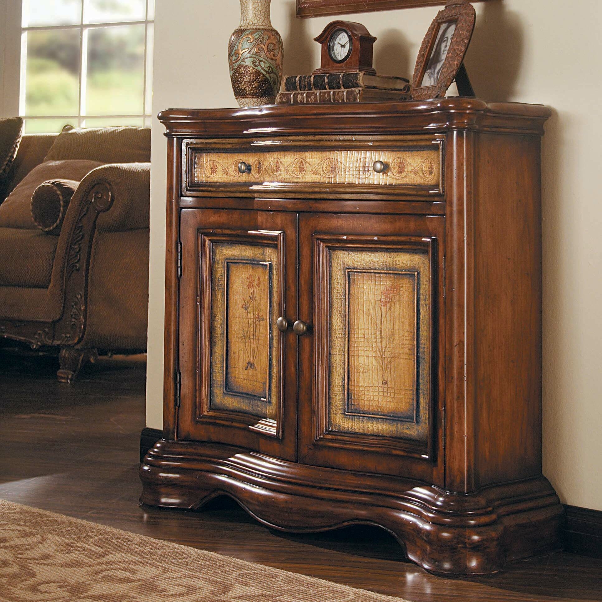 Hooker Furniture Seven Seas Two-Tone Shaped Hall Chest
