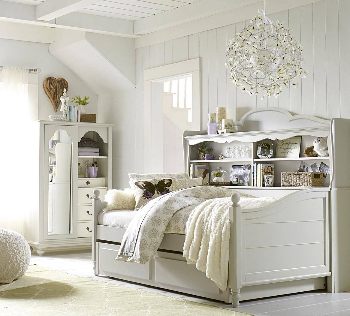 Daybed with outlet bookshelf