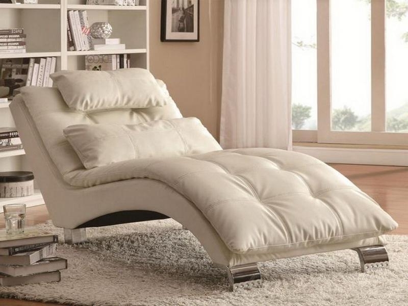 Double chaise lounge chair indoor