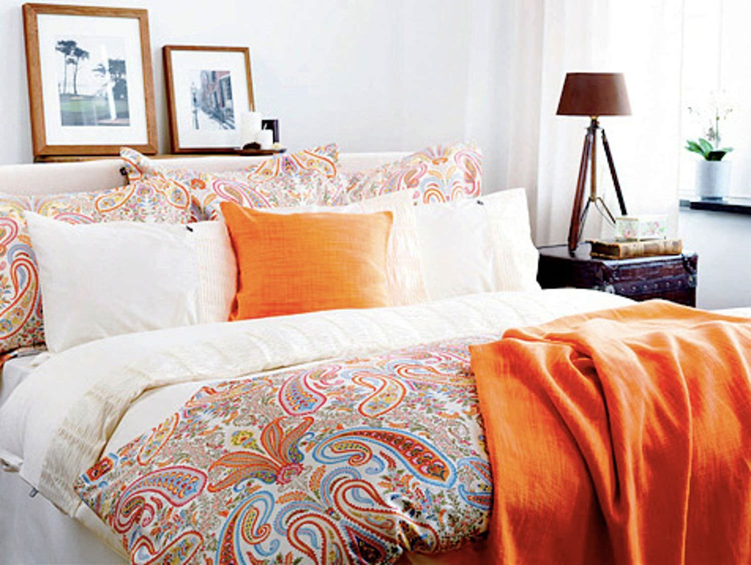 Orange paisley bedding 1