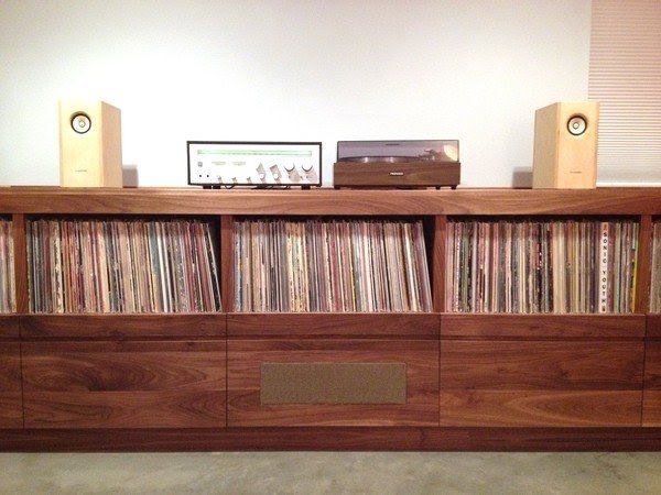 Stereo storage cabinet