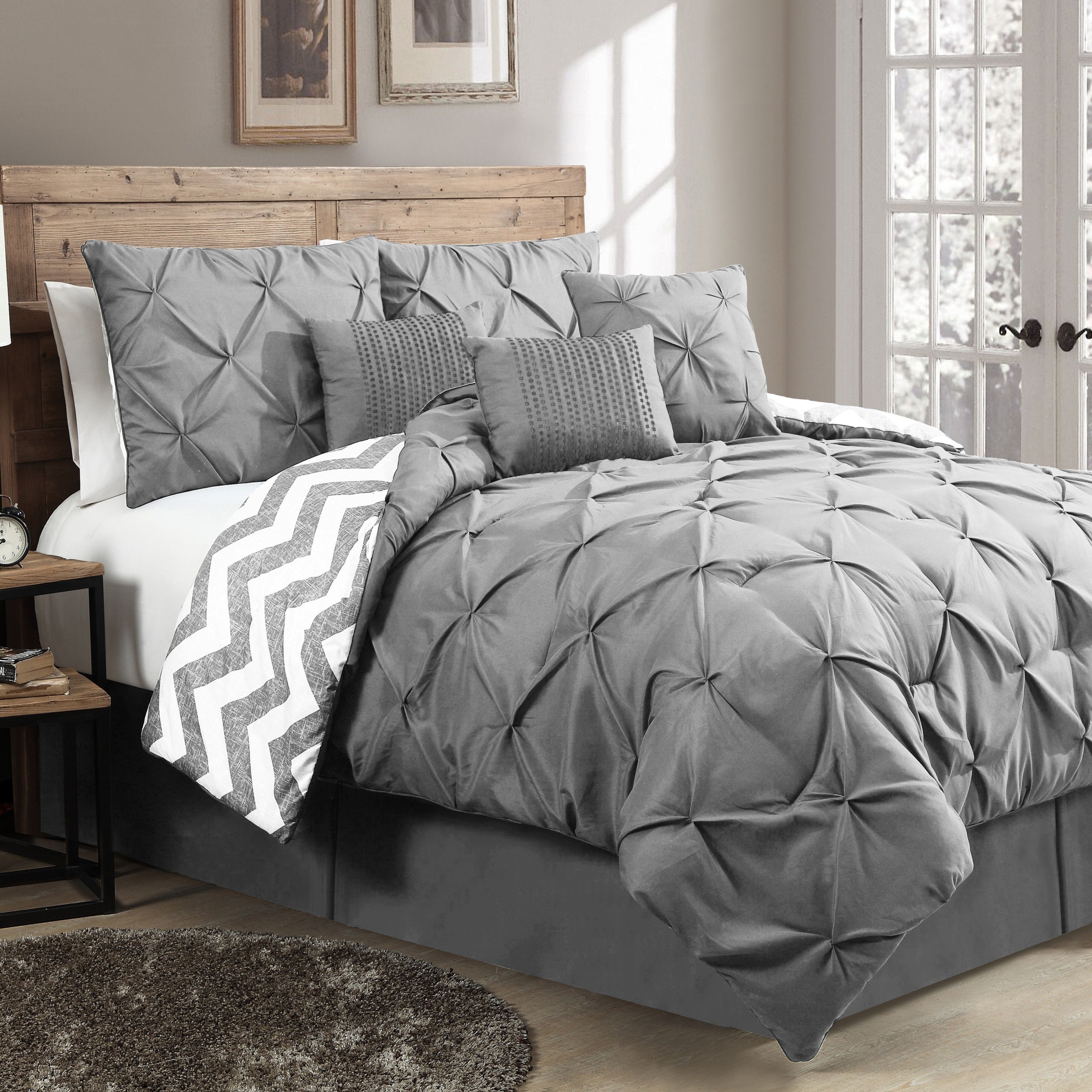Beautiful Reversable Grey 7 Pc Modern Chevron Textured Comforter Set Queen King