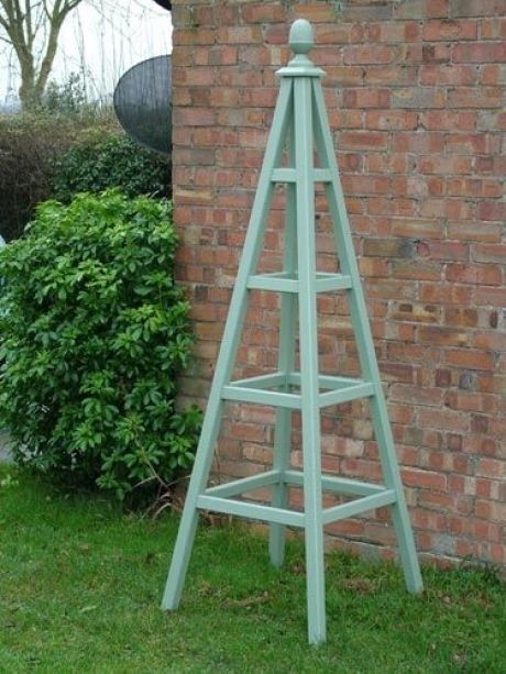 Garden pyramid obelisk