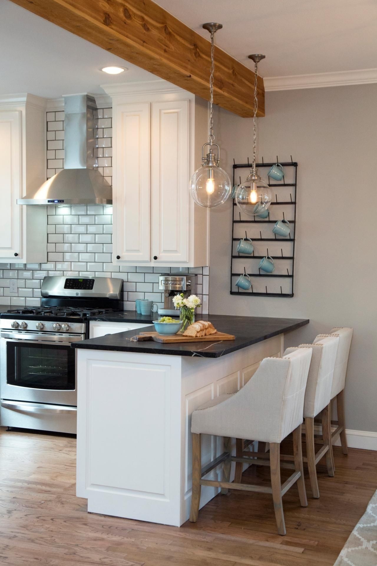 Kitchen Island And Breakfast Bar 