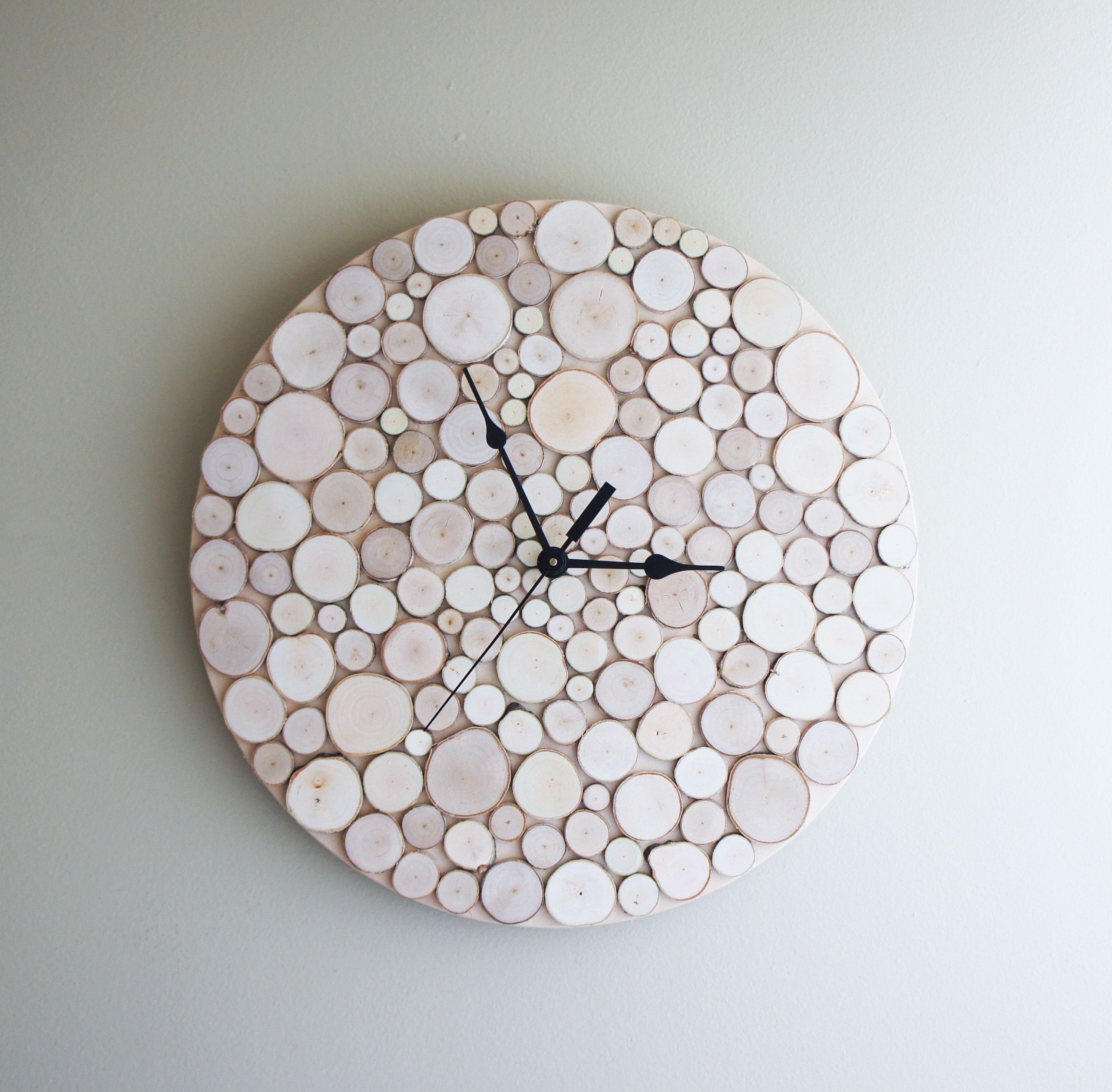 Large contemporary clocks for walls
