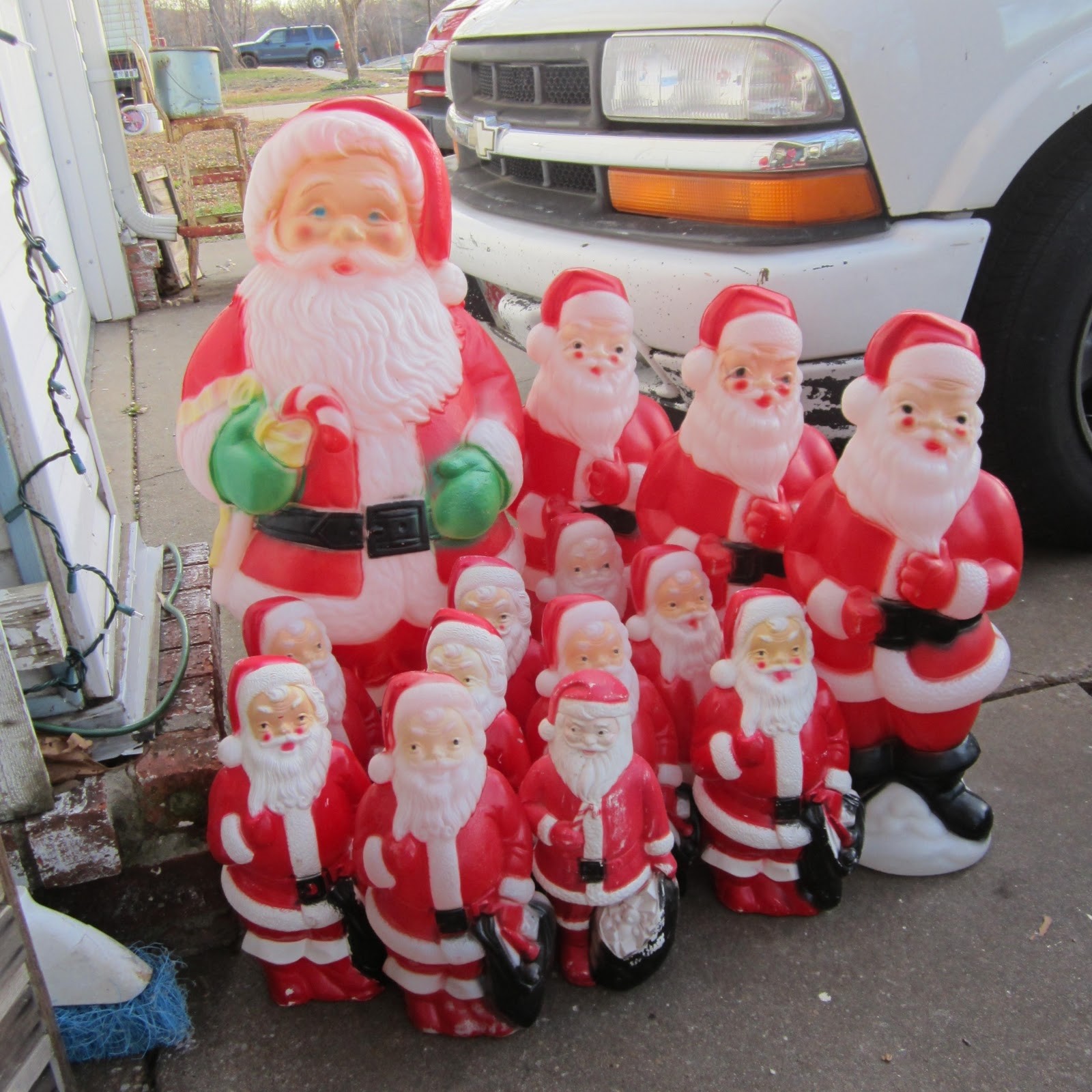 50+ Best Outdoor Santa Claus Decorations - Ideas on Foter