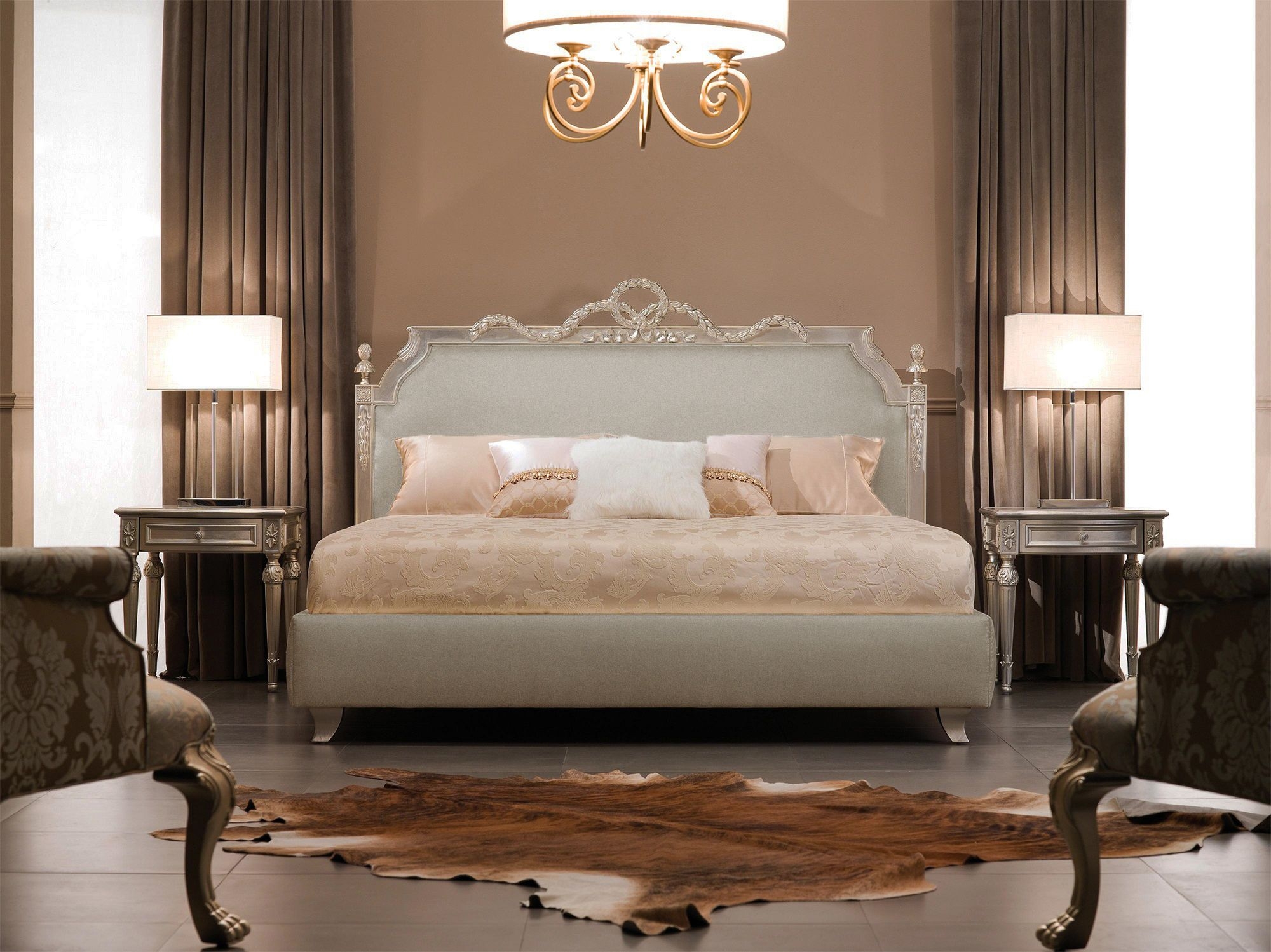 Luxury bedroom furniture designer bed featuring baroque bedroom set