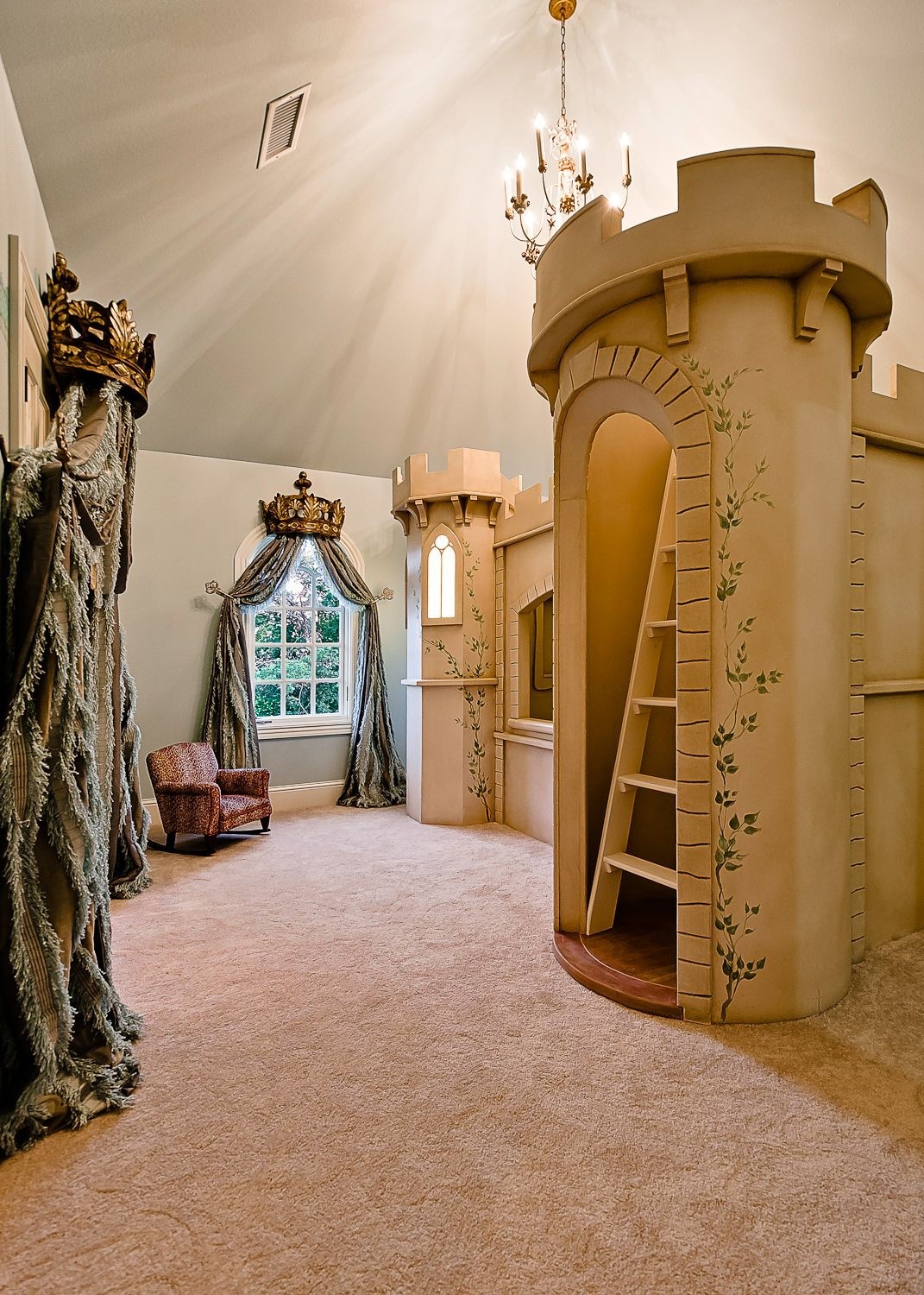 Another view of the castle bunk bed