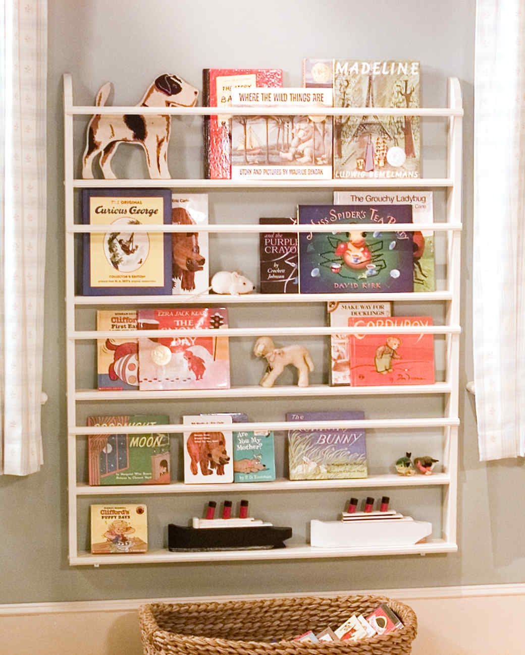 Bookshelves wall mount