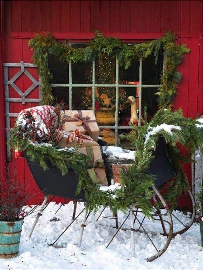 Outdoor sleigh decoration 2