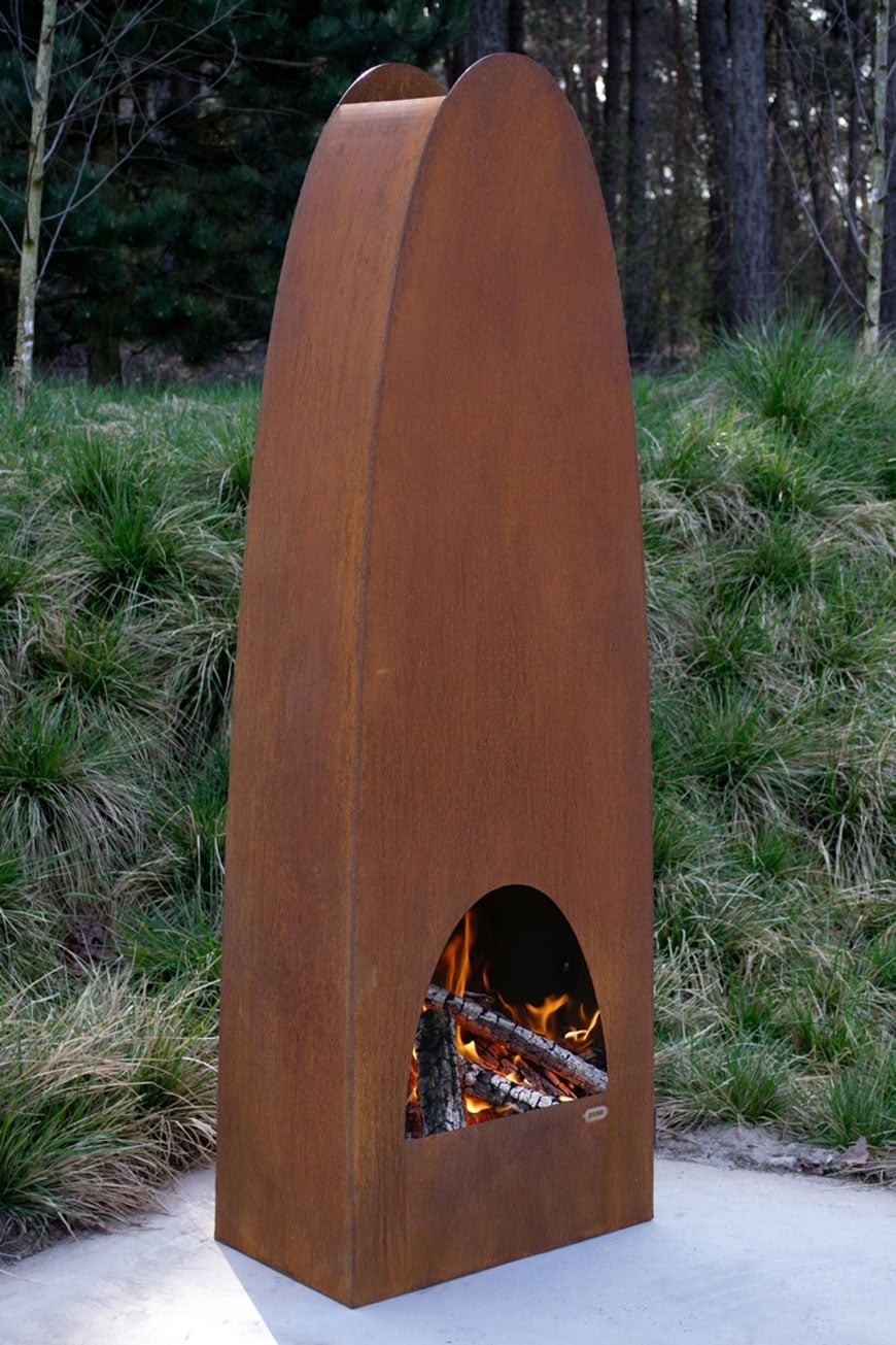Steel outdoor fireplace 18