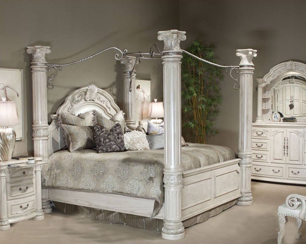 American signature deals canopy bed