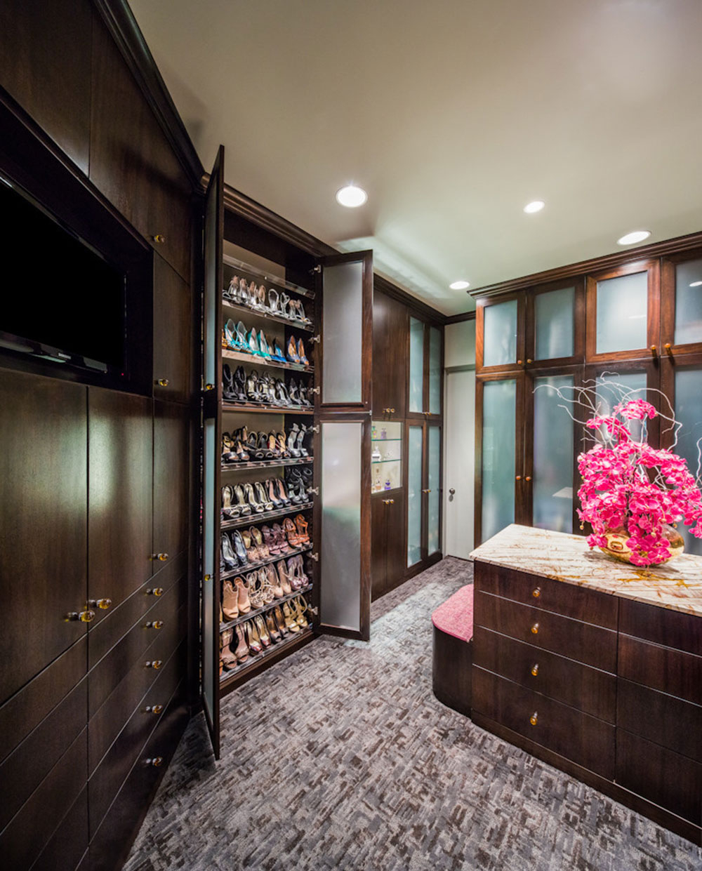 Warm Elegant Contemporary With A Touch Of Glam Contemporary Closet Houston