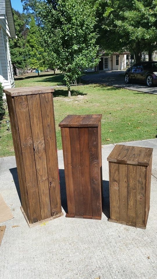 Wood pedestal stand