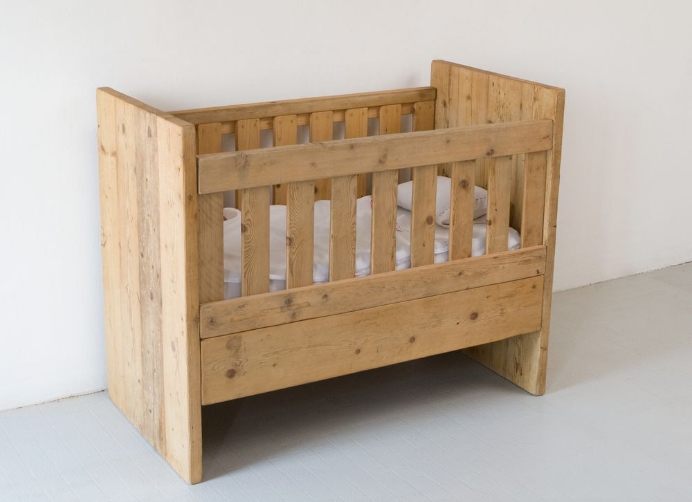 Natural wood baby crib 2