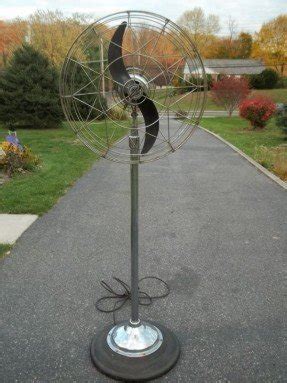 Vintage Freshnd Aire Mid Century Modern Chrome Electric Pedestal Floor Fan