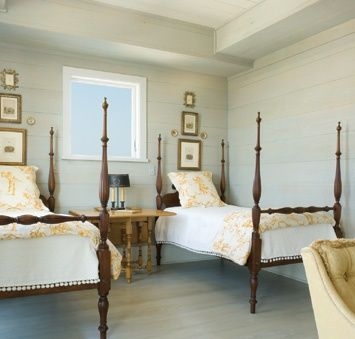 Twin four poster bed 1