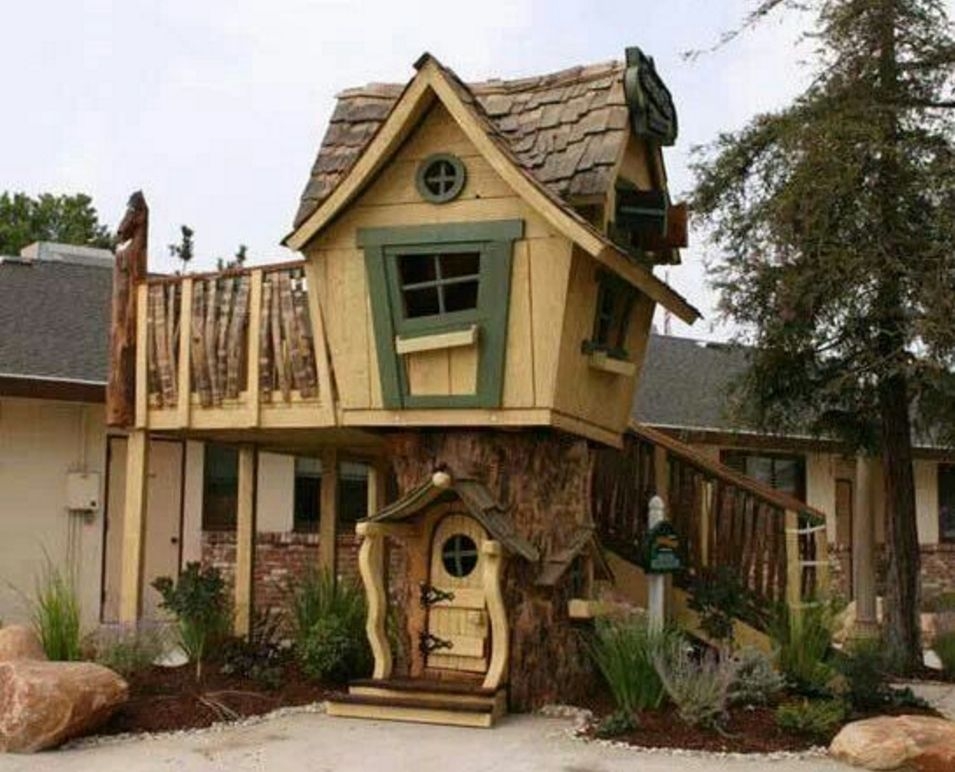 backyard playhouse for kids