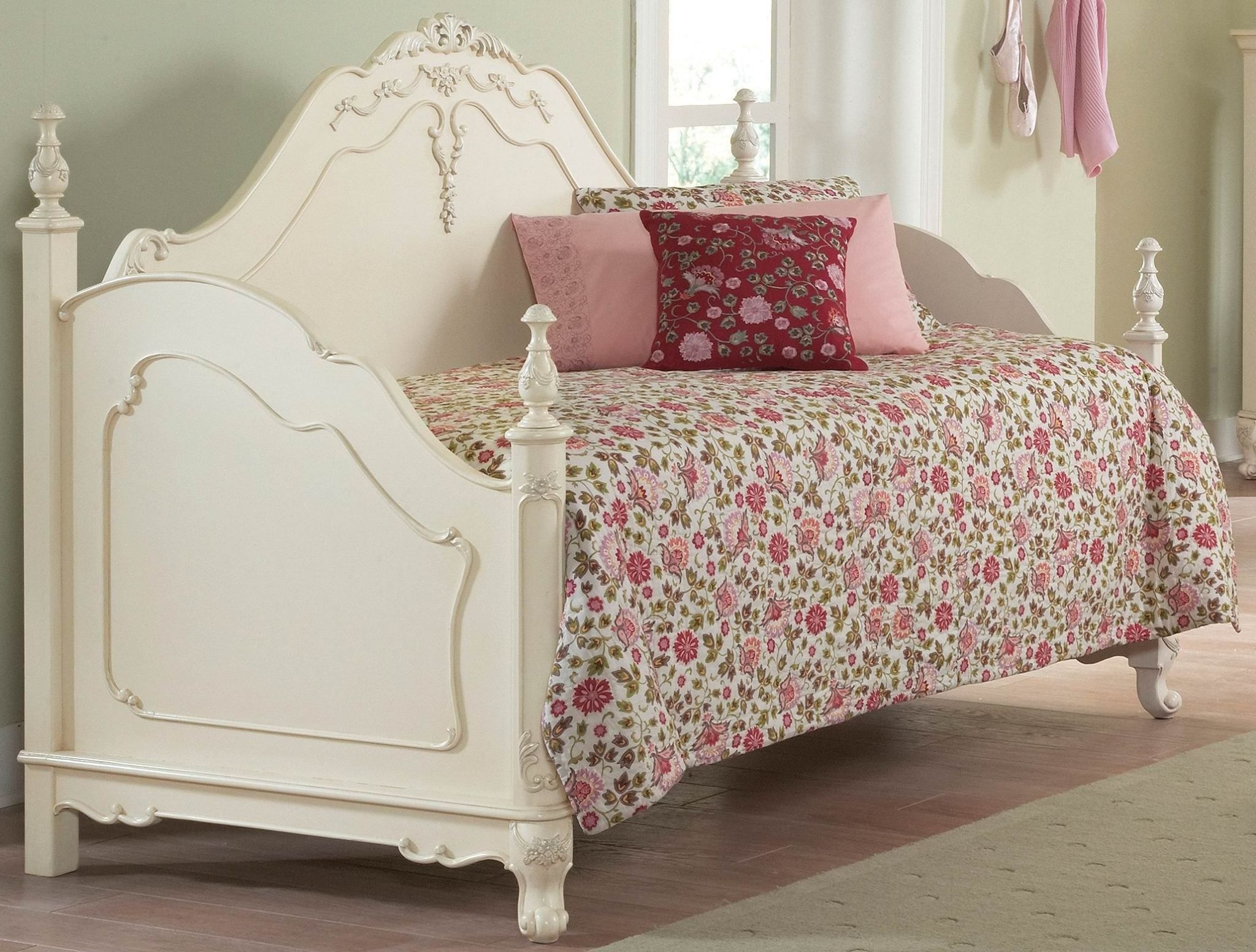 Cinderella Day Bed by Homelegance in Off-White