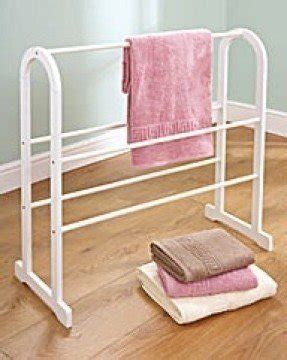 Wooden towel stand 2