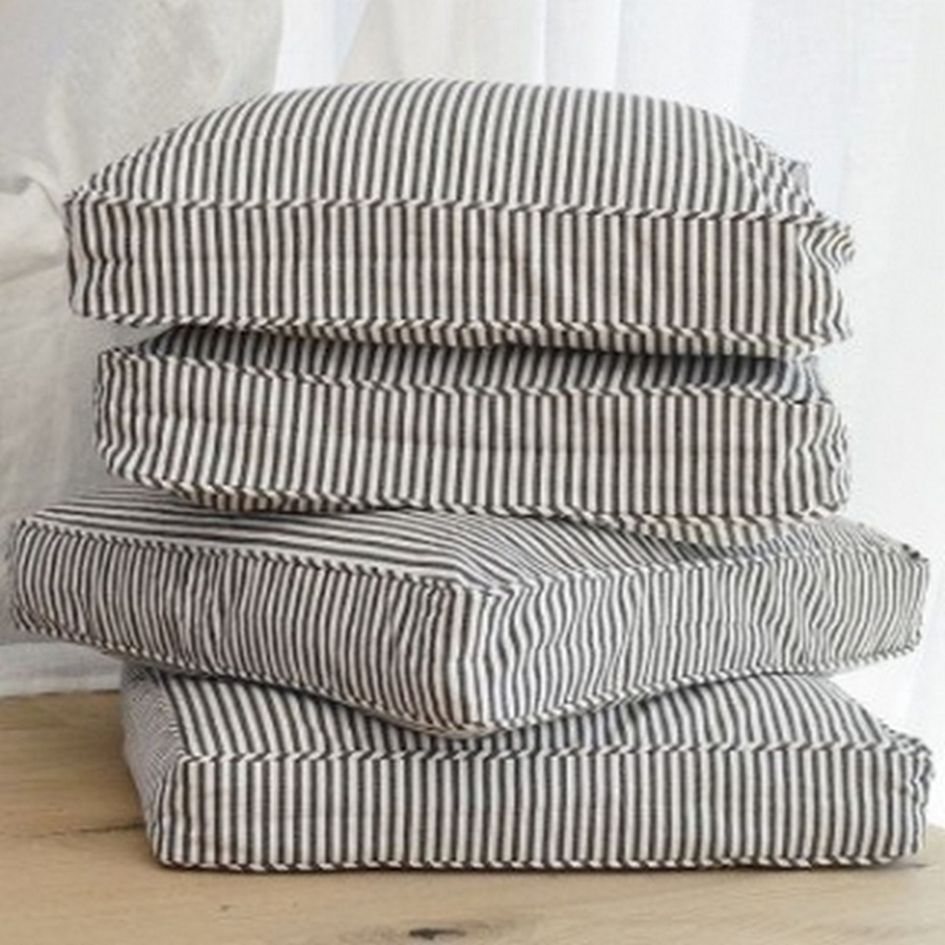 Square sitting clearance pillows