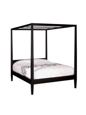 Simple four poster bed