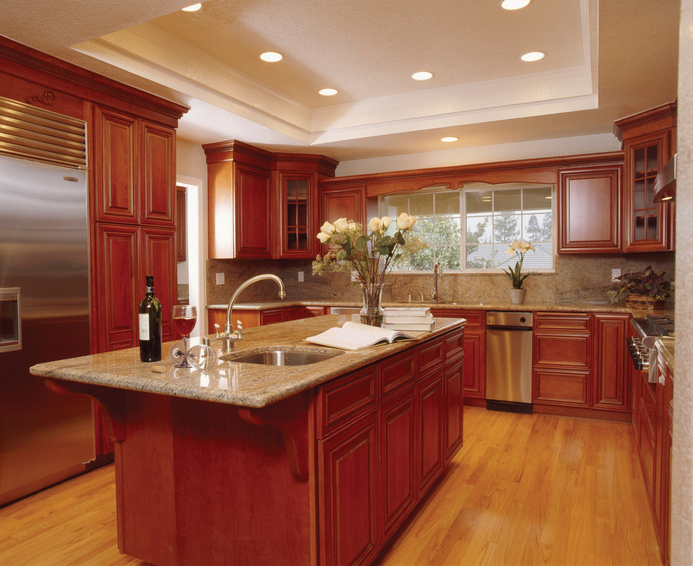 kitchen wall color with red cherry cabinet