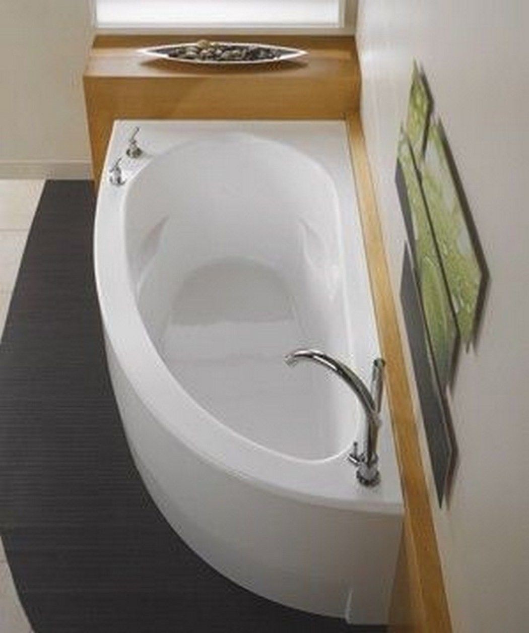 Small corner tub