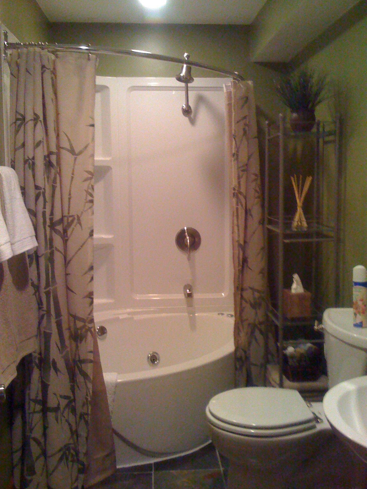 Corner Tub Shower For Small Bathroom