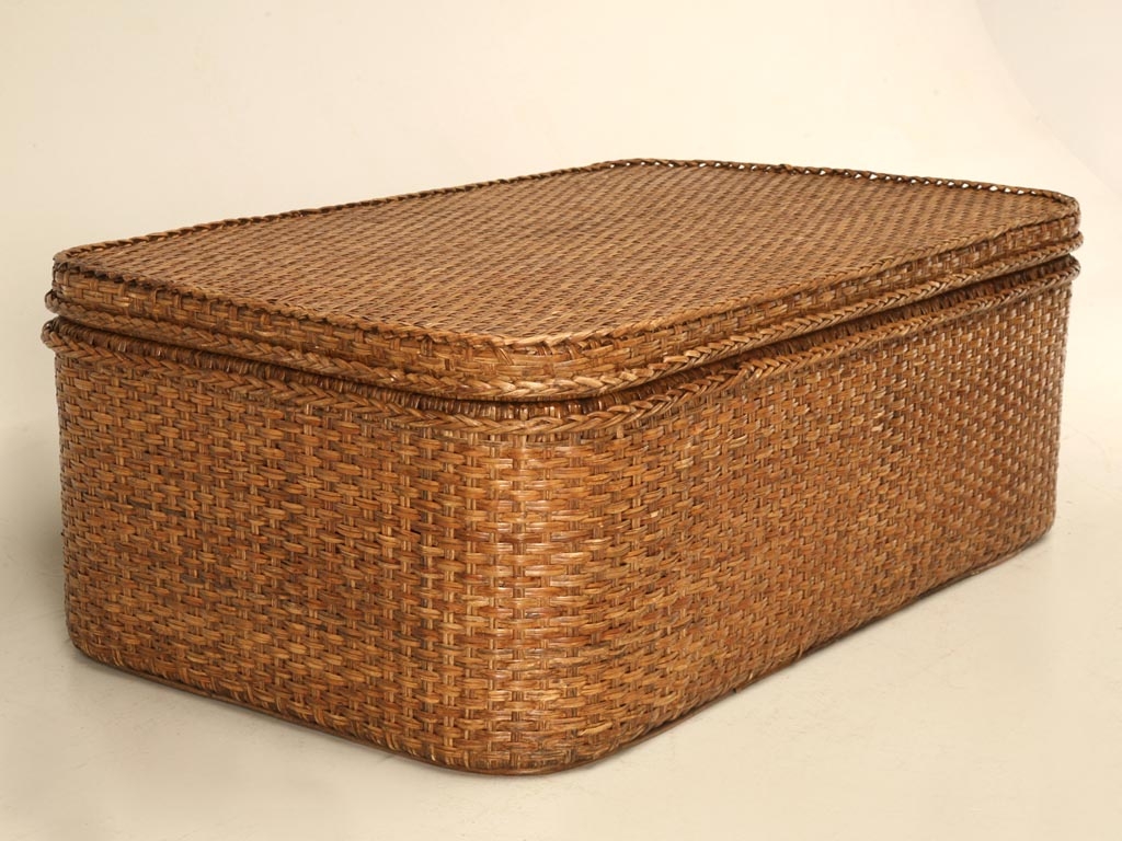 Awesome tommy bahama style rattan coffee table trunk w tray