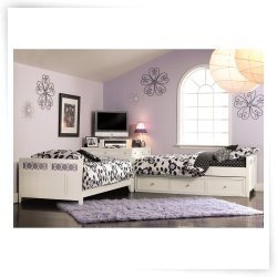 l shaped twin beds with corner table