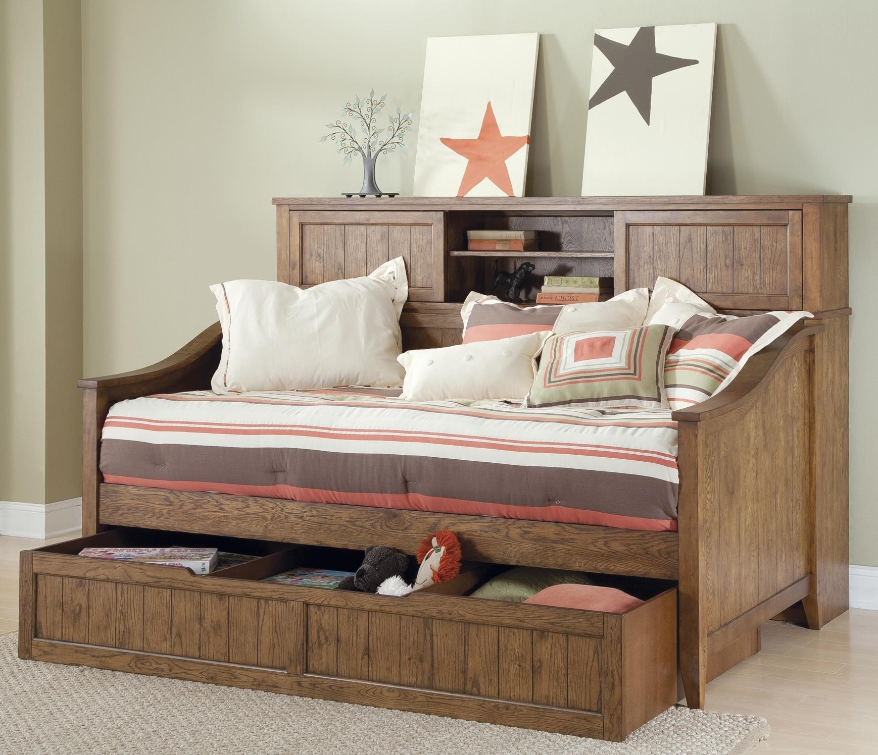 Full day bed and trundle unit with removable storage dividers