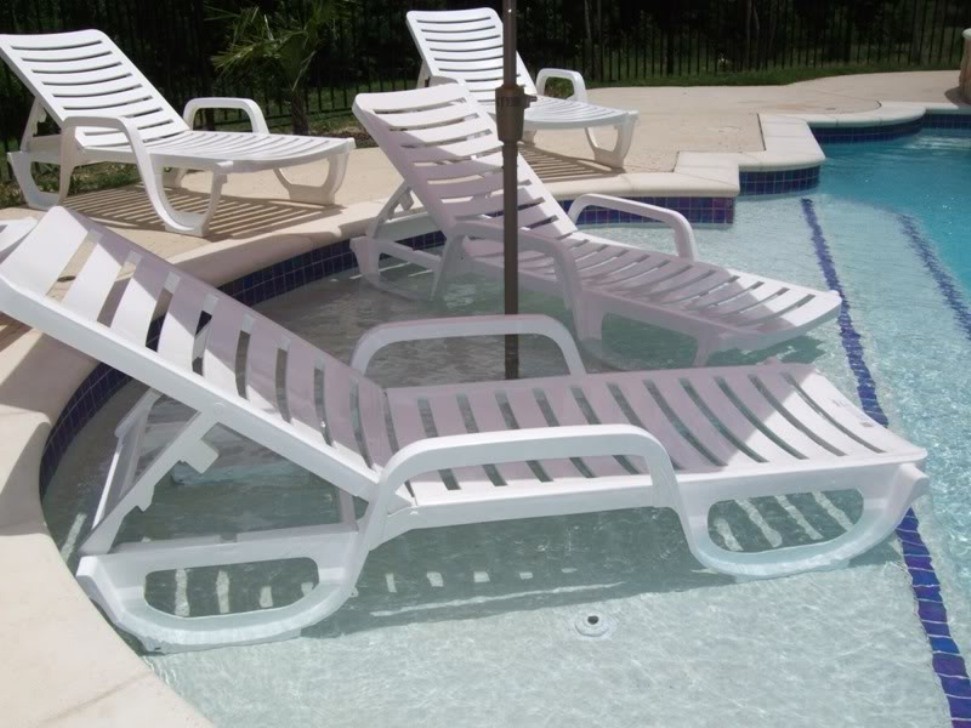 pool lounge chairs