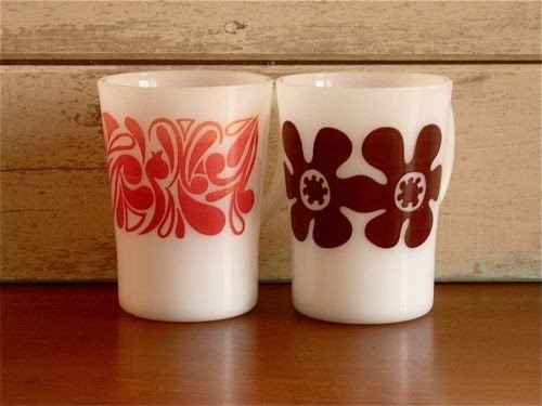 Retro vintage pyrex coffee mugs 1960s with flower power graphics