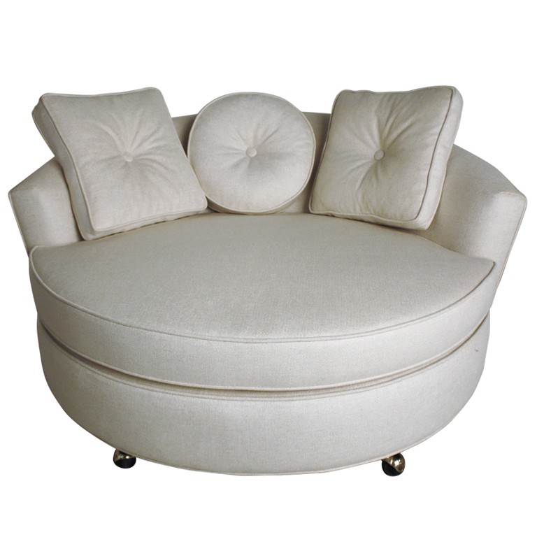 Round chaise lounge chair 1
