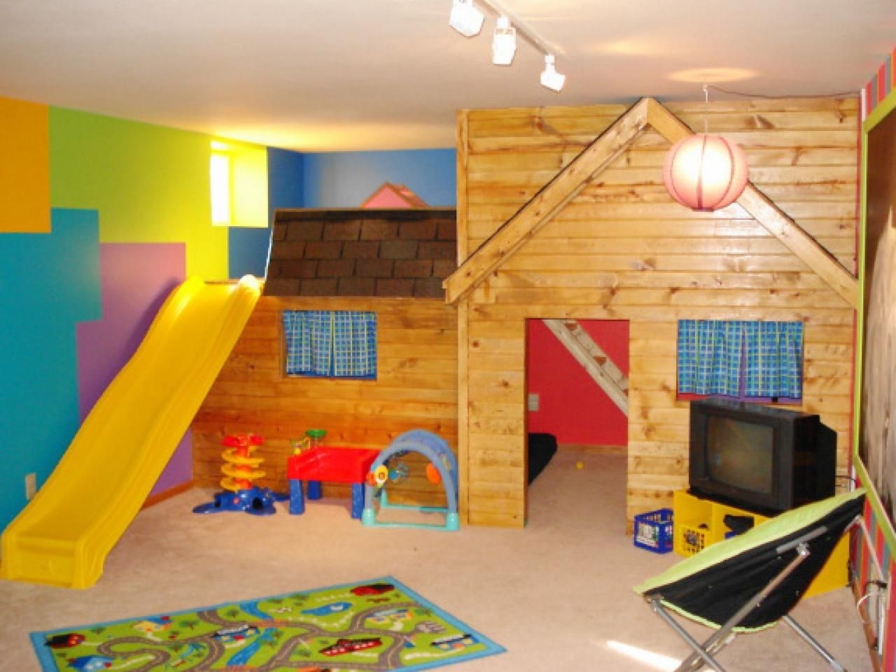 Indoor playhouse with slide 2