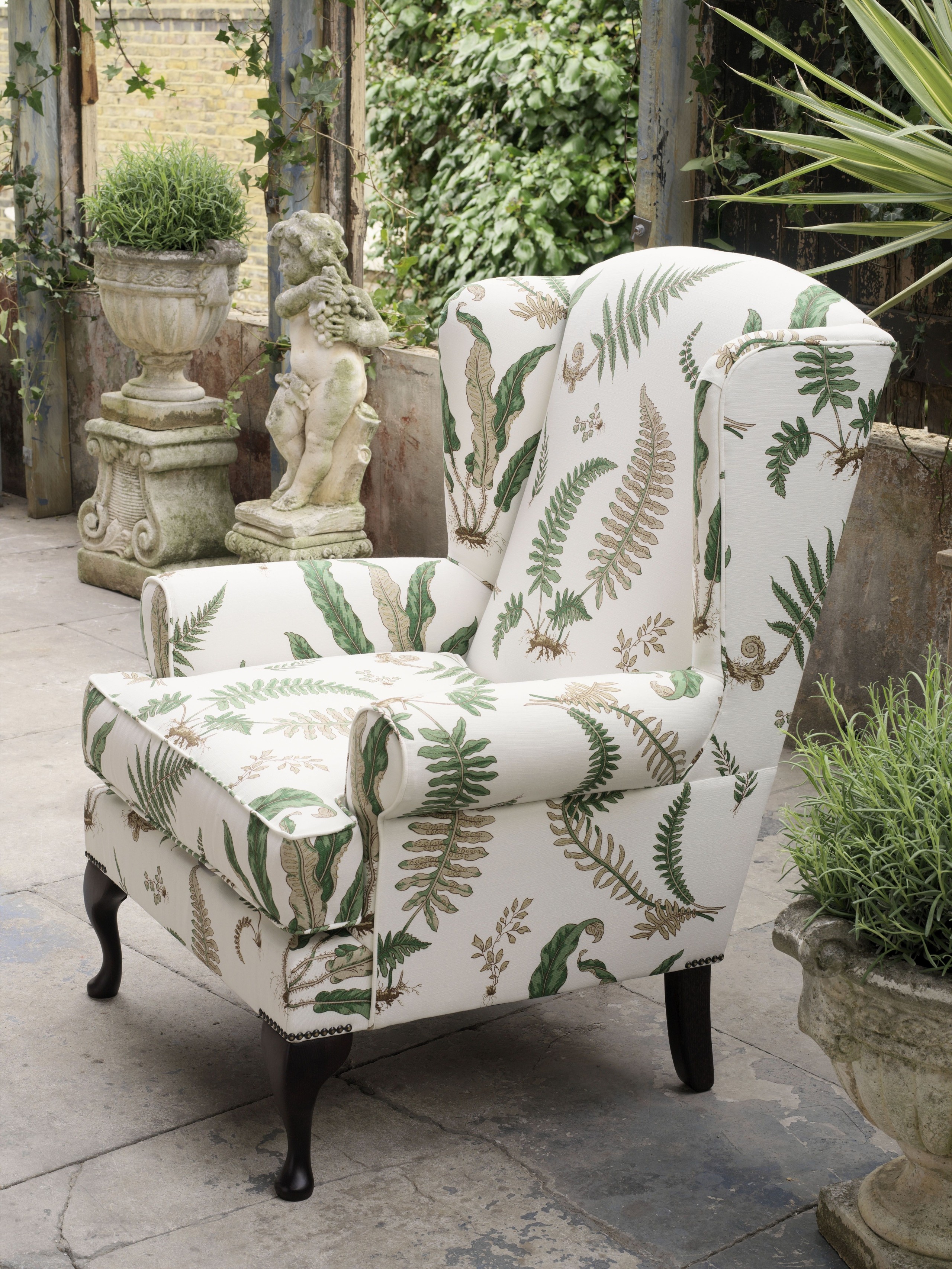 Green queen anne discount chair