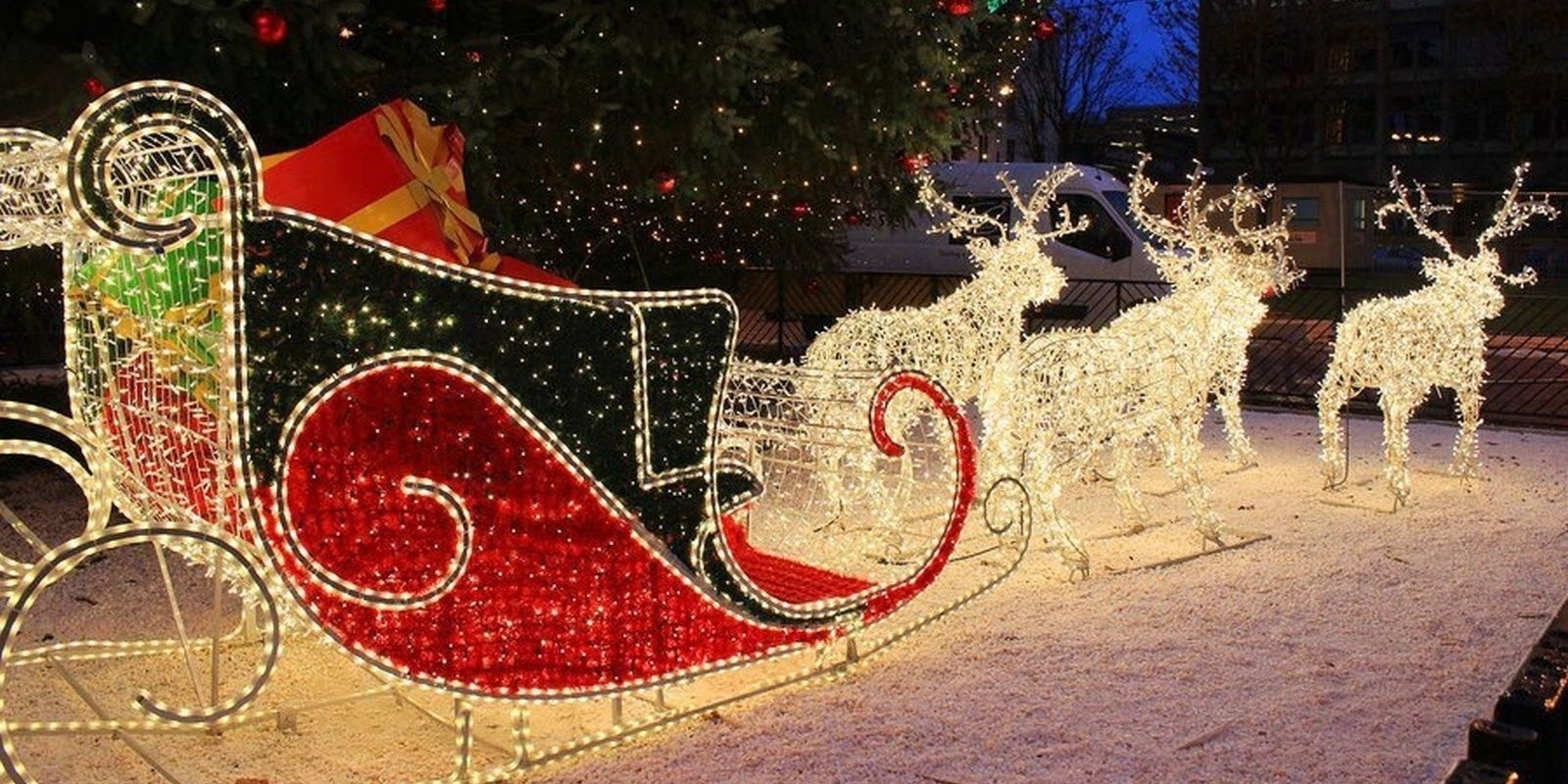 Outdoor christmas decorations santa sleigh