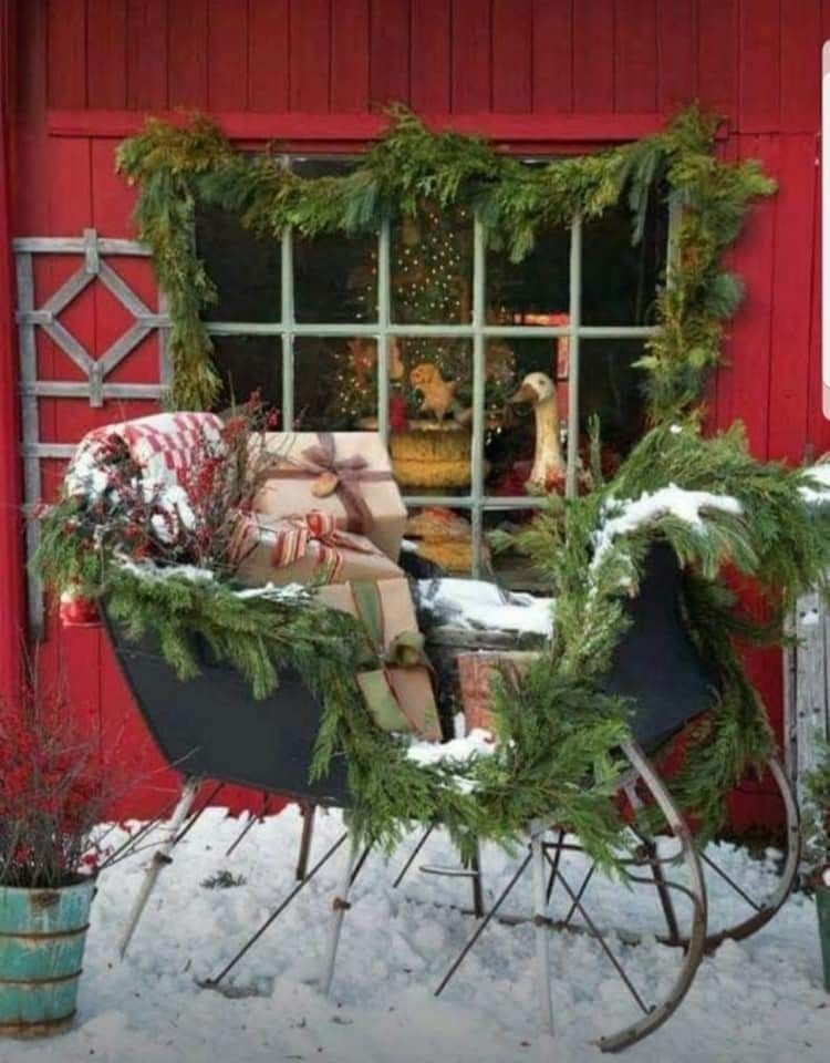 Outdoor santa sleigh