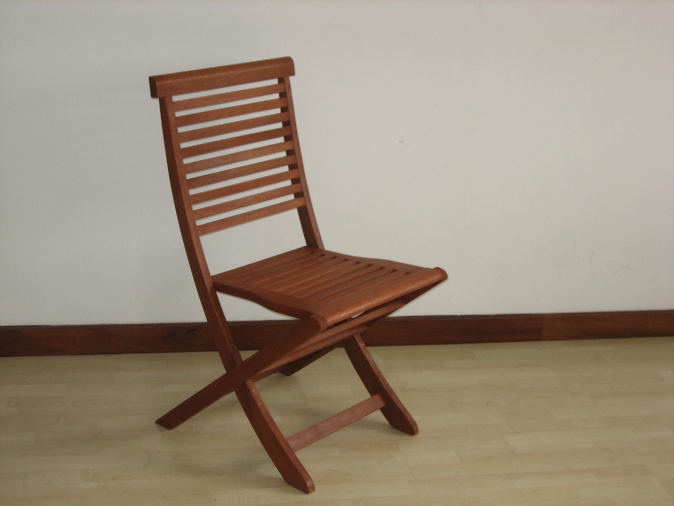 Victoria classic armless folding wooden chair