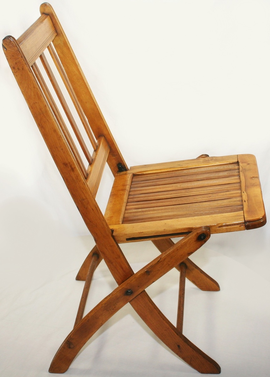 Wood folding chairs 1