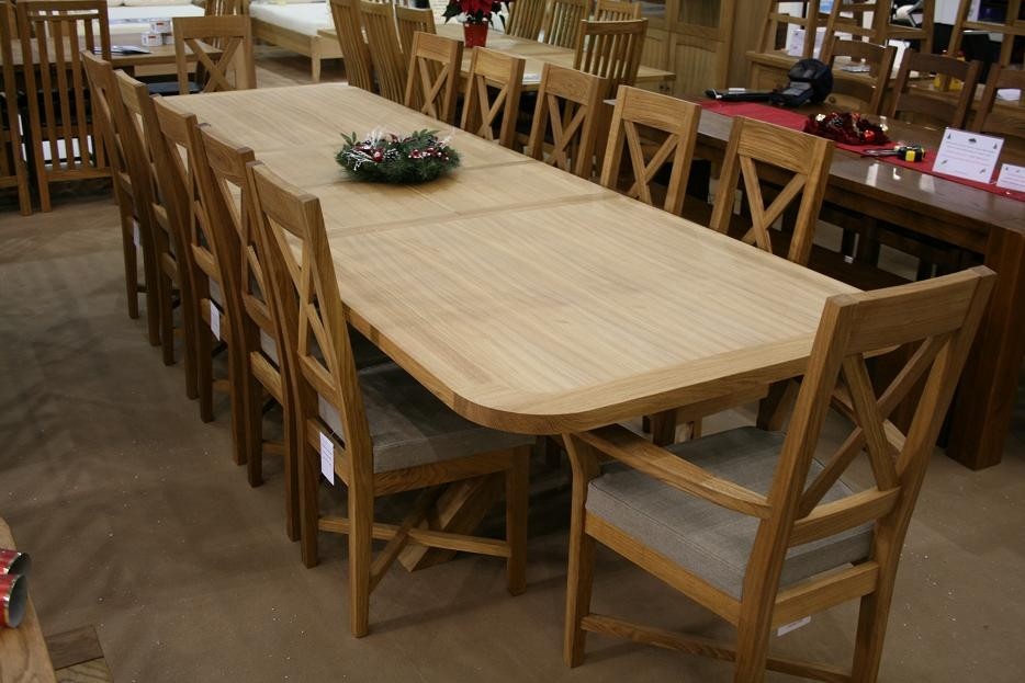 Featured image of post 12 Seater Solid Wood Dining Table : Supported by a painted pine base with classic country style turned legs.