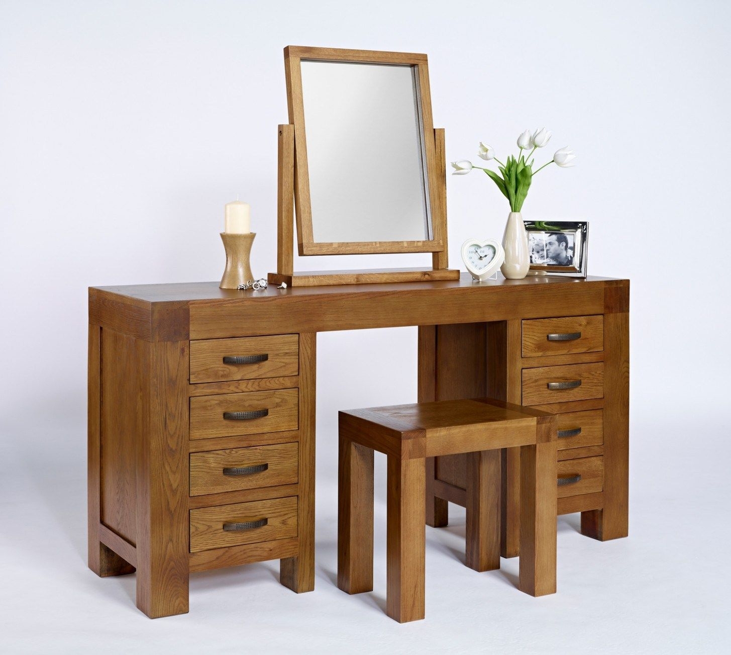 Table mirror and stool furnishing styles traditional vanity bedroom