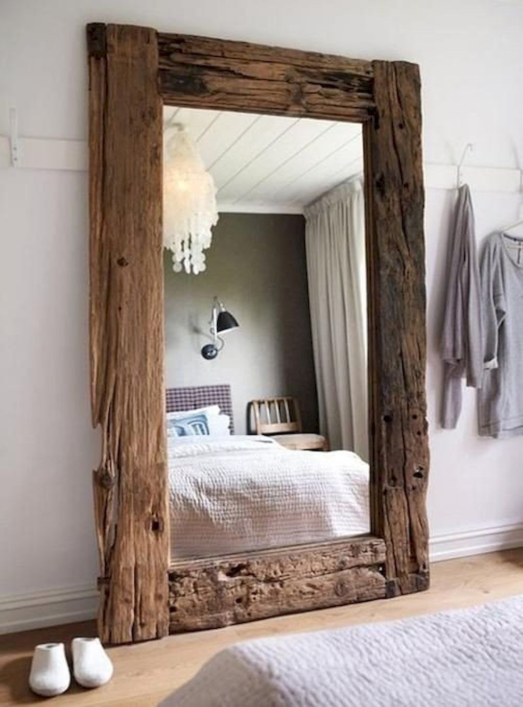 Decor reclaimed wood mirrors8 homespirations