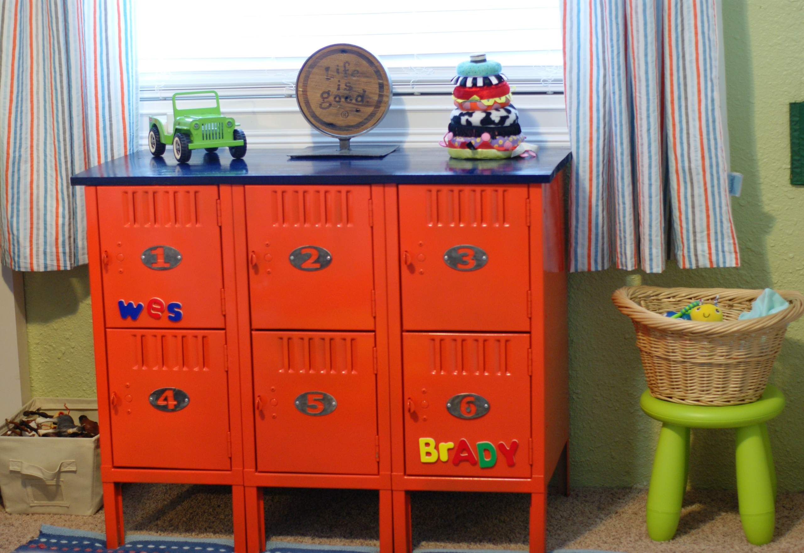 Kids Storage Locker Steel Safe Storage Kids Toy Gym Room Locker Keeper for Classroom Bedroom Green 