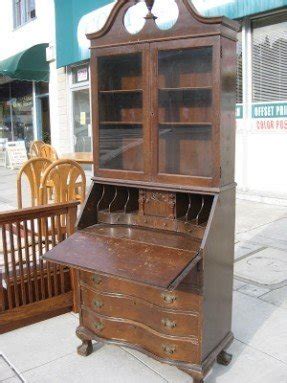 Posted by uhuru furniture collectibles oakland at 11 55 am