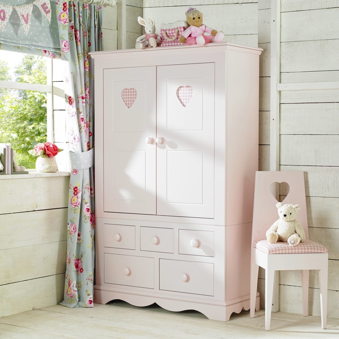 childrens wardrobe and chest of drawers