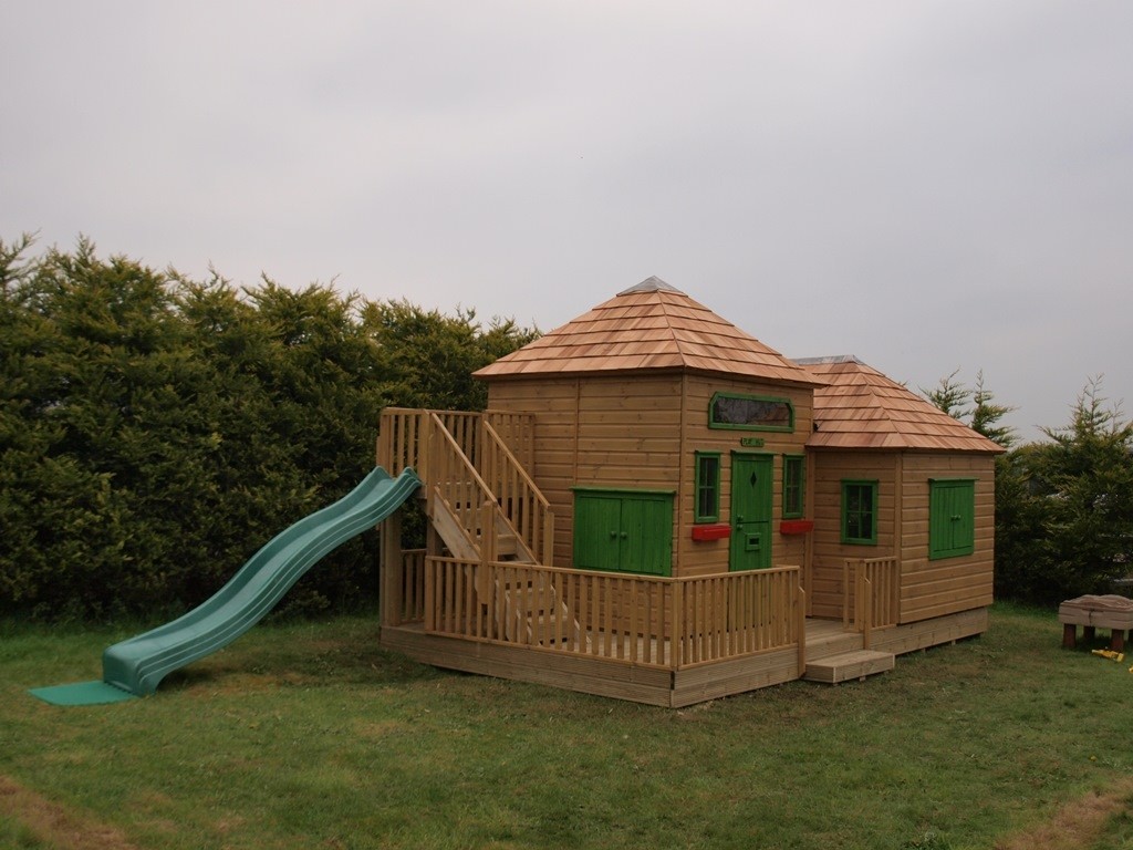 extra large plastic playhouse