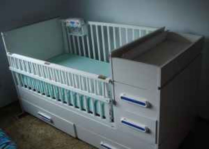 convertible crib with storage drawer